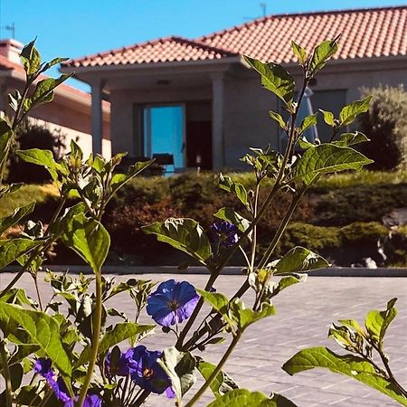 Casa Con Jardin Al Lado De Playa Hio Villa Vilanova  Bagian luar foto